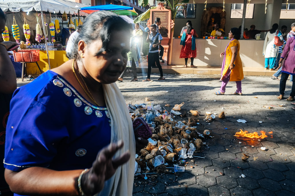 thaipusam women kuala lumpur