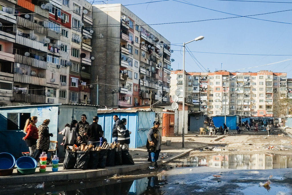 Alone In The Largest Roma Ghetto - Stolipinovo 🇧🇬