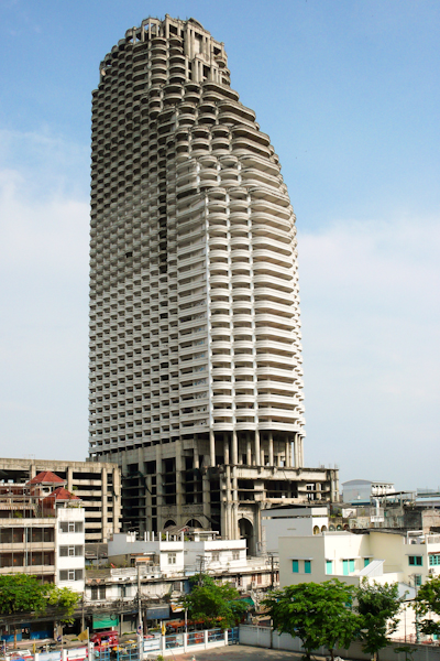 Bangkok - abandoned buildings can be fun