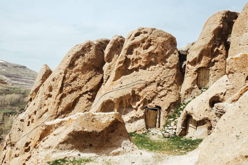 cave house kandovan iran