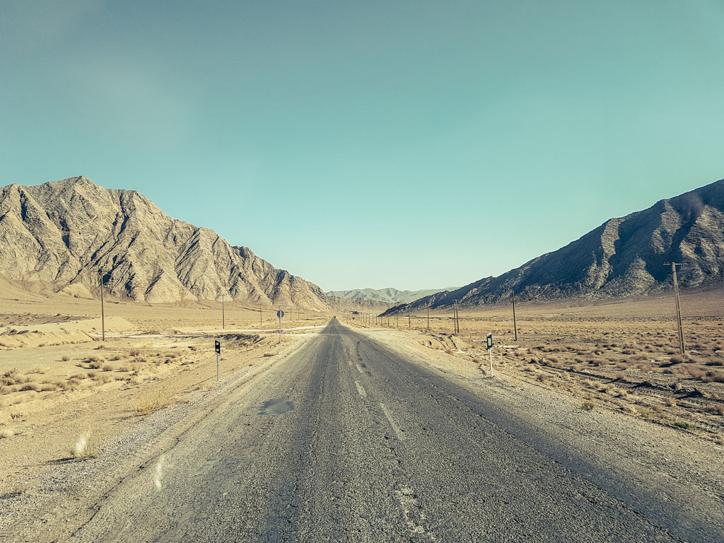 desert tour iran road