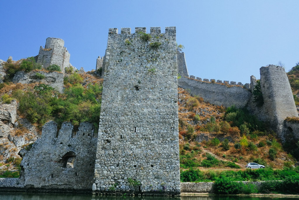 golubac fortress highway