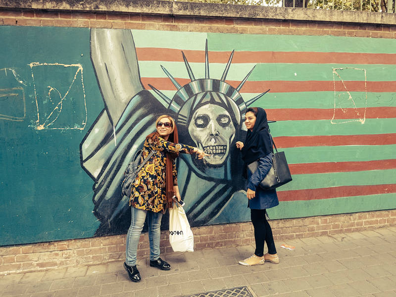 iran mural tour