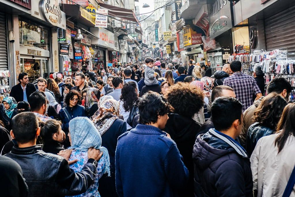 crowds in istanbul