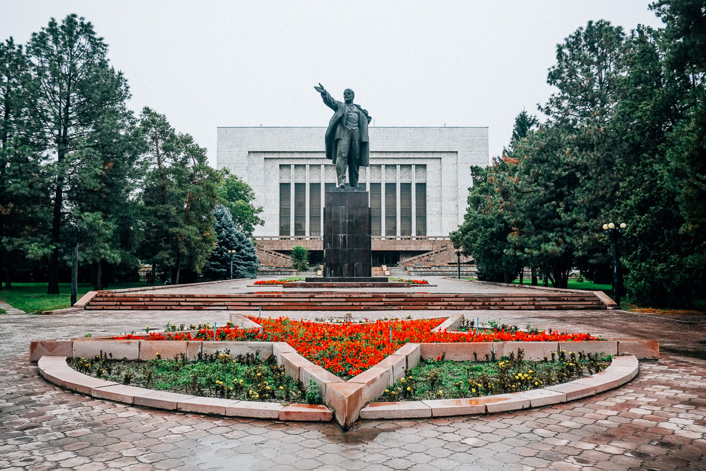 lenin statue biskek