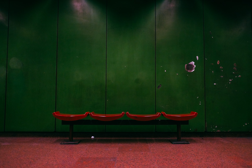 m3 station interior budapest metro