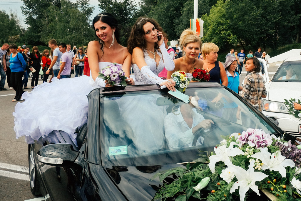 Not quite Russian brides. Tiraspol, Transnistria.