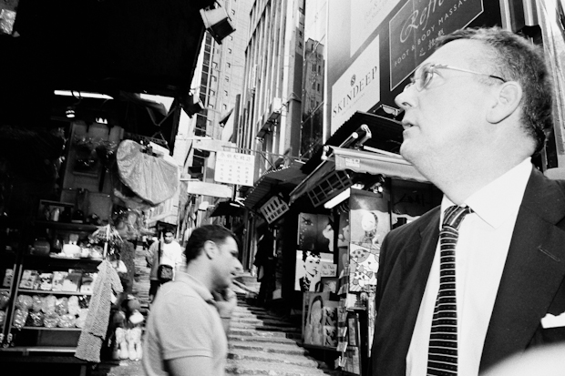 street photography hong kong - man looks up