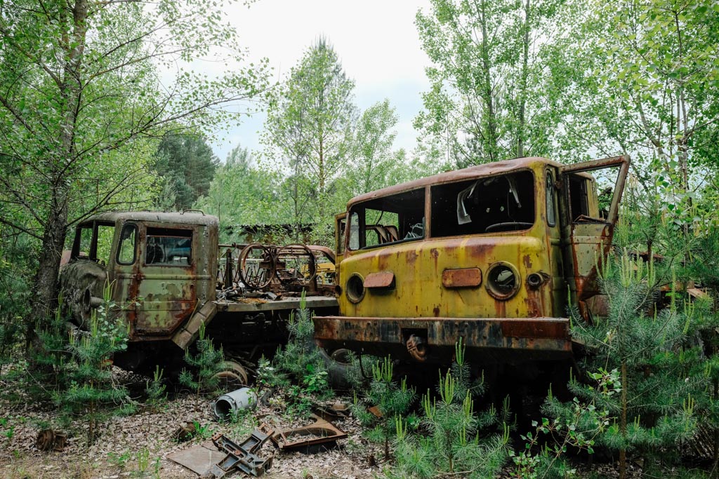 tour of chernobyl graveyard