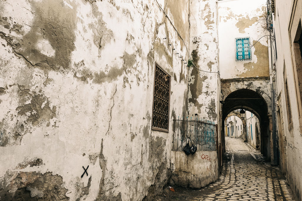 tunis medina walls